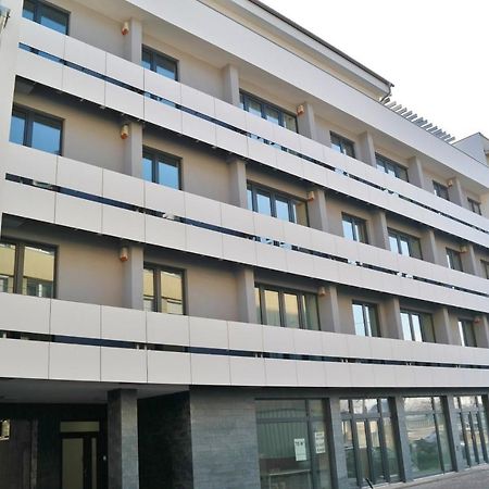 Riverside Apartman With Free Parking Győr Eksteriør bilde
