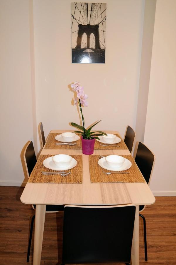 Riverside Apartman With Free Parking Győr Eksteriør bilde
