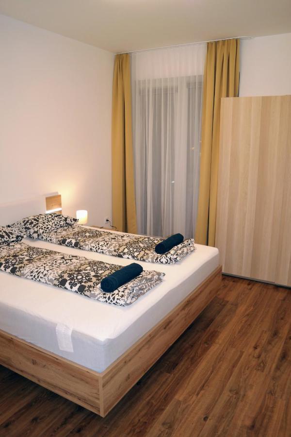 Riverside Apartman With Free Parking Győr Eksteriør bilde