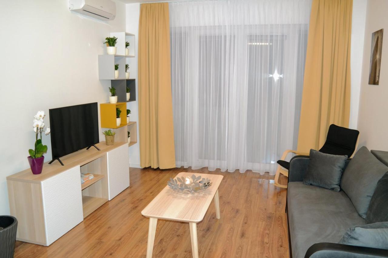 Riverside Apartman With Free Parking Győr Eksteriør bilde